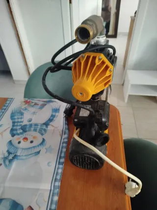 Bomba de agua eléctrica