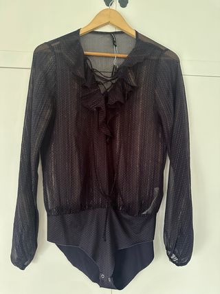 Body transparente con etiqueta