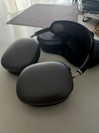 Apple AirPods Max Space Gray