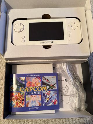 Consola Evercade EXP con juegos Capcom