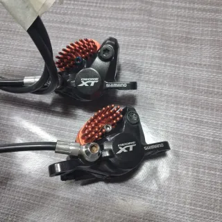 Frenos Shimano XT m8000