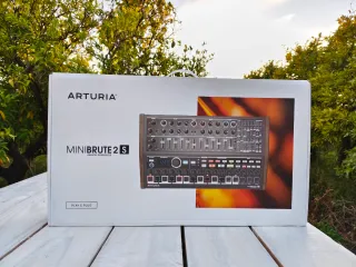 Sintetizador Analógico Arturia Minibrute 2S