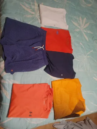 Conjunto camisetas deporte S y bañador S