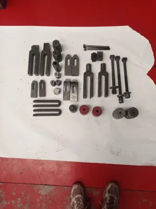 Lote calces, bridas y amarres mecanizados