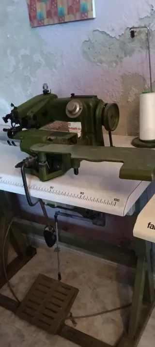 Máquina de coser industrial