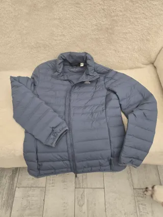 Chaqueta Adidas Azul solo puesta 2 veces.