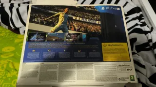 PS4 Pro + Soporte + 2 Mandos + Juegos