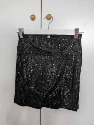 Minifalda Stradivarius lentejuelas negra