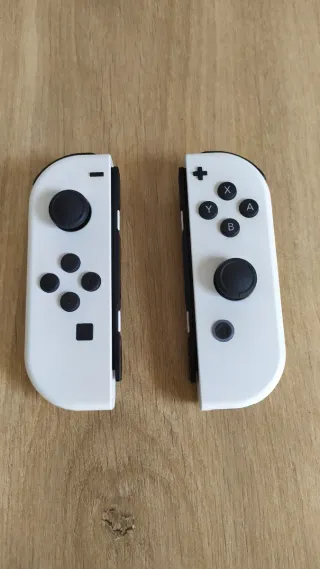 Nintendo Switch OLED Bianca