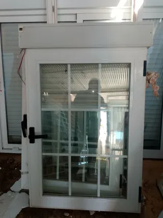 2 ventanas abatibles con persiana 90por 1 35