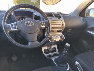 Toyota Urban Cruiser 2010