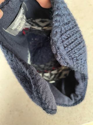 Gorro de lana tejido con pompón