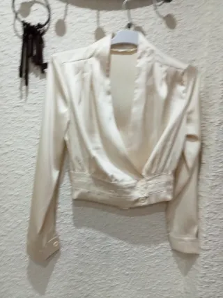 Blusa fiesta satinada beige