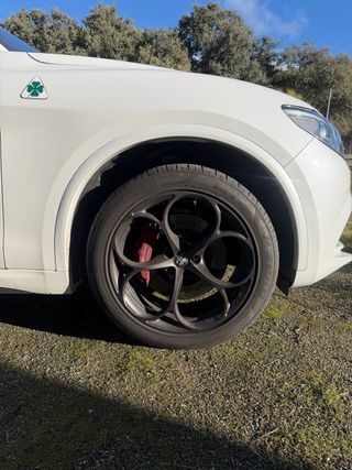 Alfa Romeo Stelvio 2020