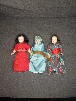 Collezione di 3 Bambole Giapponesi in Ceramica