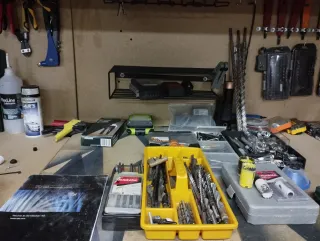 Lote de herramientas variadas