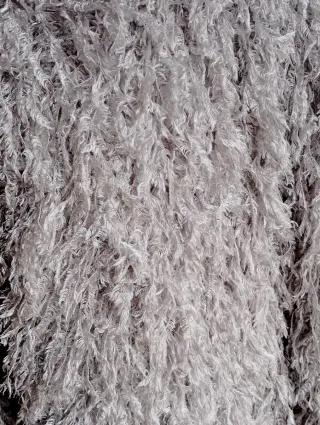 Chaqueta Zara efecto plumitas gris perla