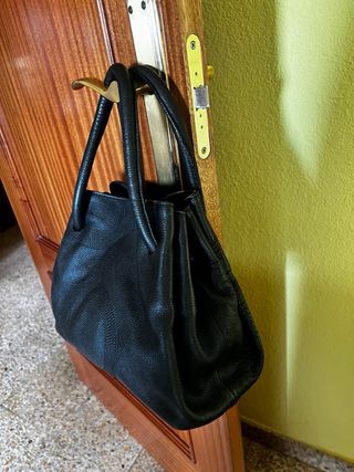 Bolso de piel negro Purificación García