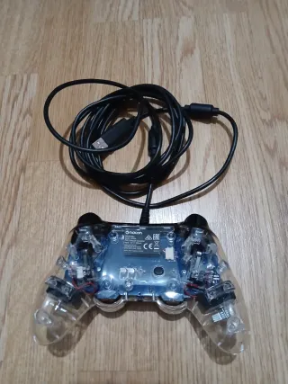 PS4 Slim 1TB + 4 Mandos