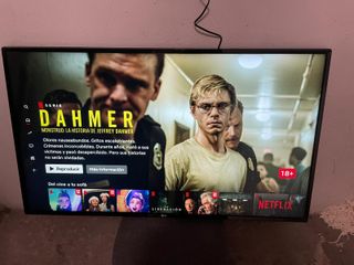 LG 50" 4K UHD Smart TV Como Nueva!!