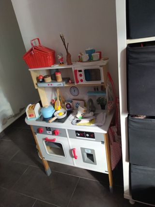 Cocinita de madera para niños