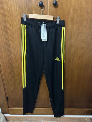 Chándal Adidas Negro y Amarillo con etiquetas
