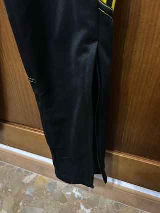 Chándal Adidas Negro y Amarillo con etiquetas