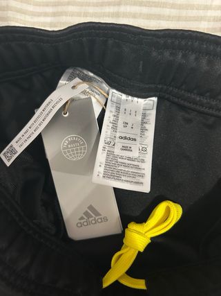 Chándal Adidas Negro y Amarillo con etiquetas