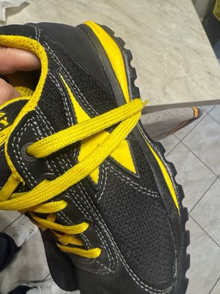 Scarpe antinfortunistiche Diadora nere e gialle