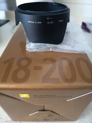 Parasol Nikon HB-35 18-200mm VRII