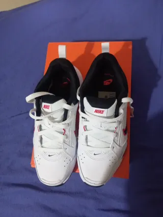 Zapatillas Nike Blancas Talla 41 sin estrenar