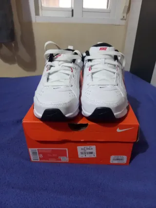 Zapatillas Nike Blancas Talla 41 sin estrenar
