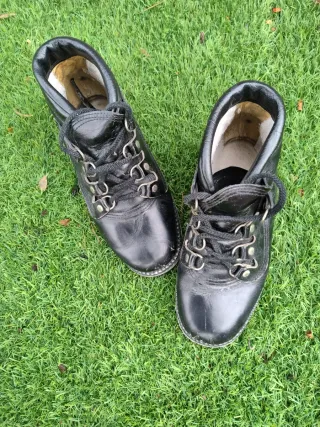 Botas de montaña negras mujer