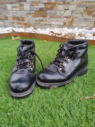 Botas de montaña negras mujer