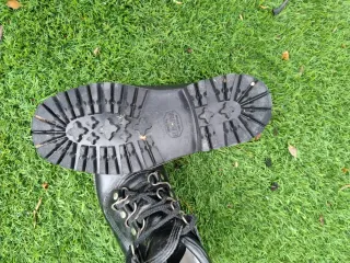 Botas de montaña negras mujer