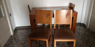 Mesa de comedor y 4 sillas