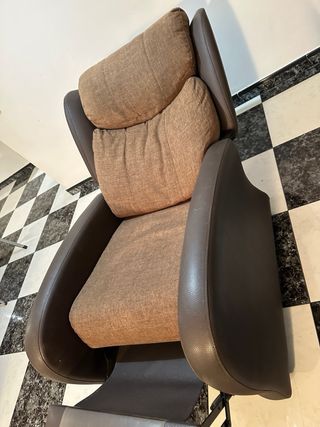 Sillón reclinable de tela y piel