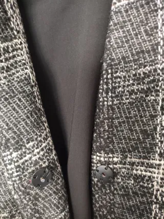 Abrigo corto Zara cuadros/regalo blusa