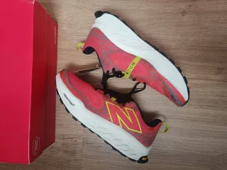 New Balance Hierro v8 Talla 43