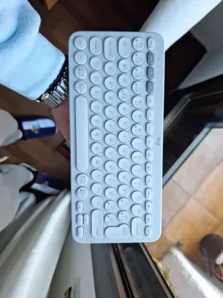 Teclado Logitech Pebble Keys 2