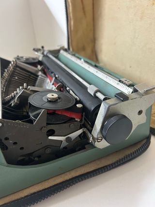 Máquina de escribir Olivetti Lettera 32