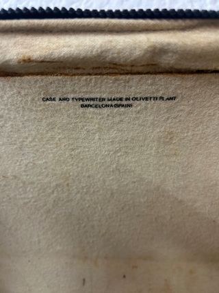 Máquina de escribir Olivetti Lettera 32