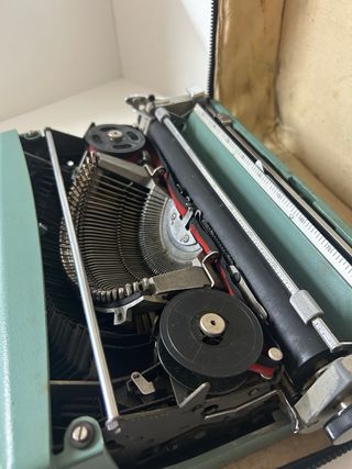 Máquina de escribir Olivetti Lettera 32