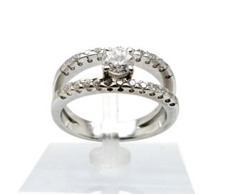 Anillo de Oro Blanco 18 Kt. 8.9 gr de segunda mano