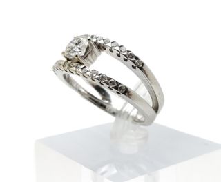 Anillo de Oro Blanco 18 Kt. 8.9 gr de segunda mano