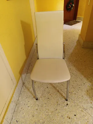 Sillas Beige y Plata