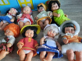 Maletín Escuela Barriguitas 2000 + 8 Muñecos