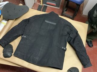 Chaqueta moto con protecciones