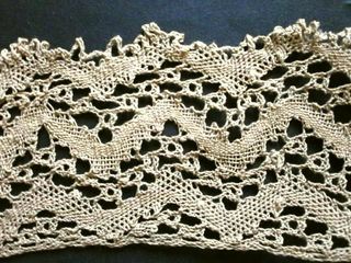 Puntilla a ganchillo hilo fino (principios S. XX)