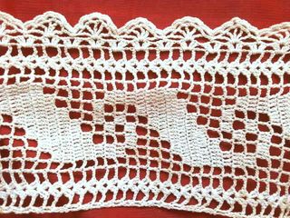 Puntilla a ganchillo hilo fino (principios S. XX)